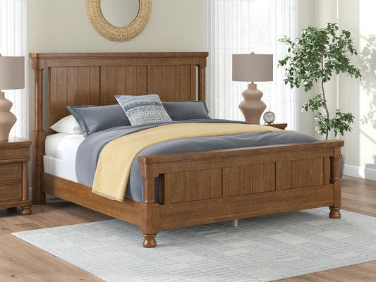 Rowlenstown King Poster Bed