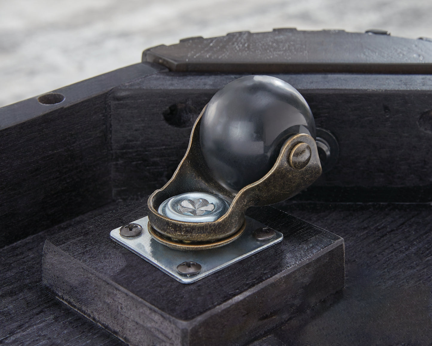 Carlibrie Lift Top Cocktail Table